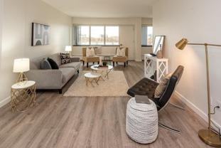 71 Roslyn Rd - Photo 1 of 1
