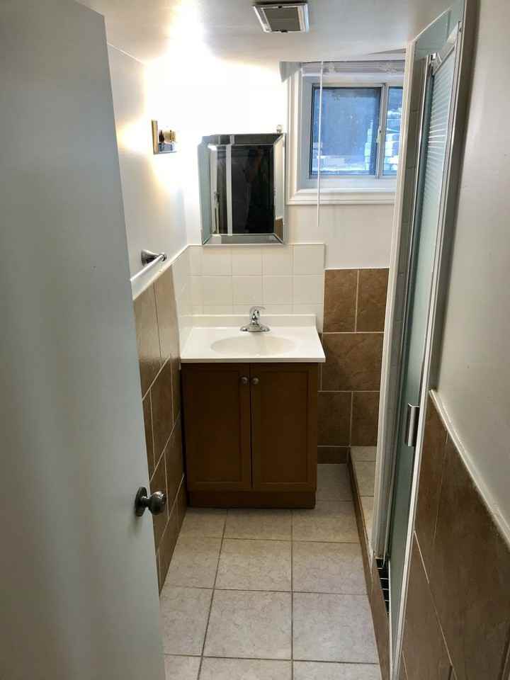 478 Runnymede Rd - Photo 3 of 8