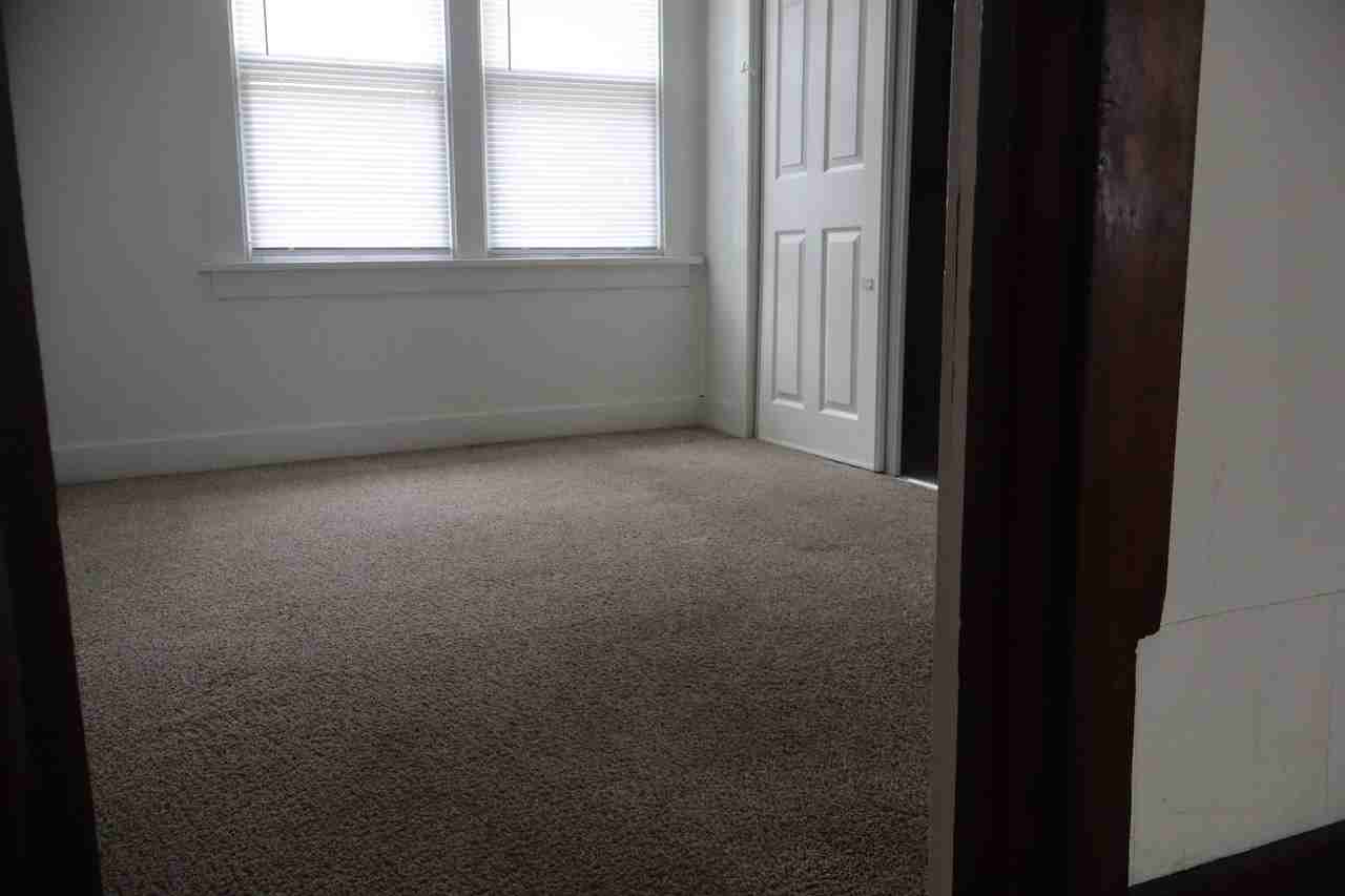804 Custer St #1 - Photo 5 of 10