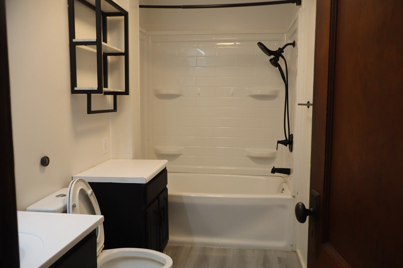 804 Custer St #1 - Photo 6 of 10