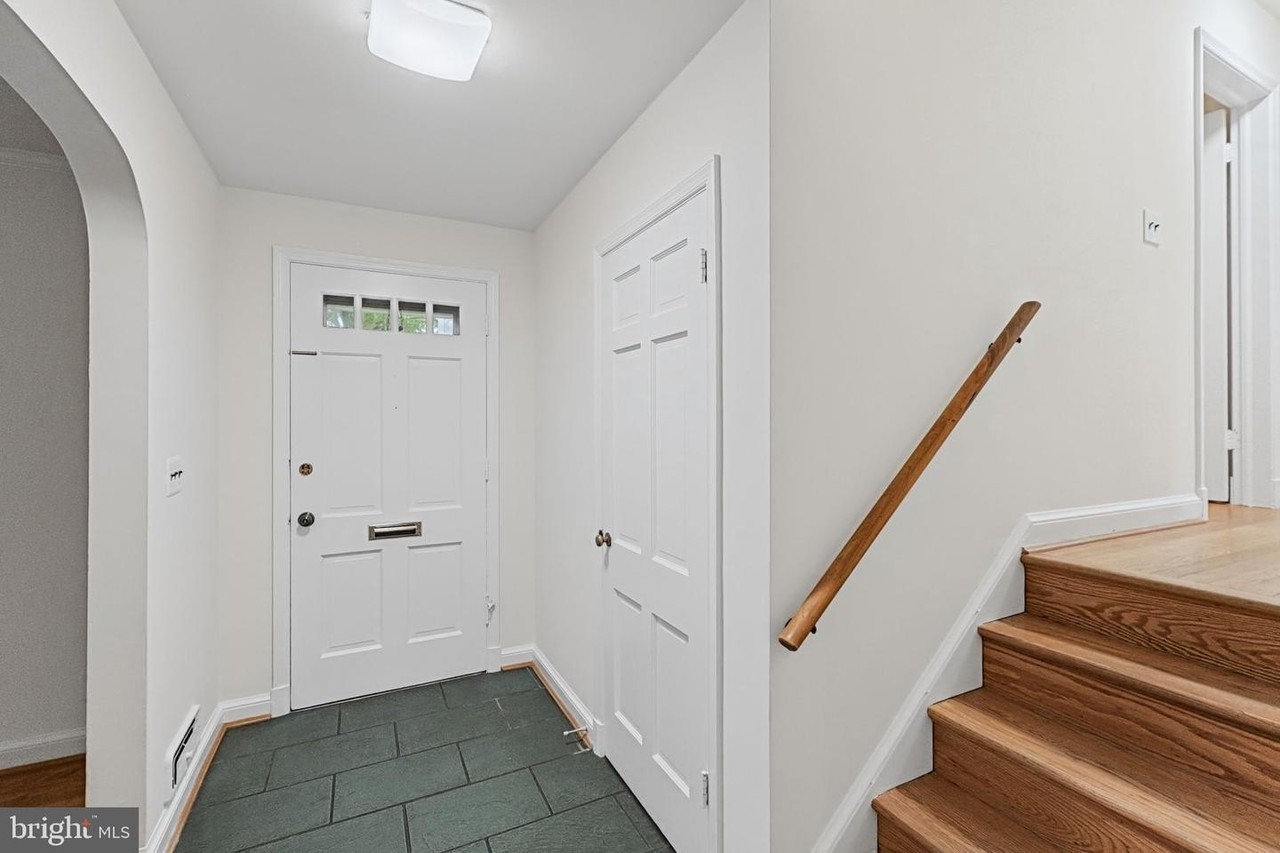 5625 Ogden Rd - Photo 2 of 49