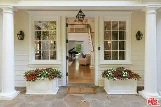 2435 Mandeville Canyon Rd - Photo 2 of 8