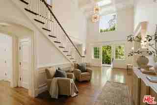 2435 Mandeville Canyon Rd - Photo 4 of 8