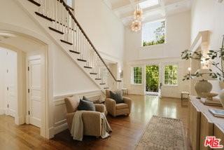 2435 Mandeville Canyon Rd - Photo 5 of 8
