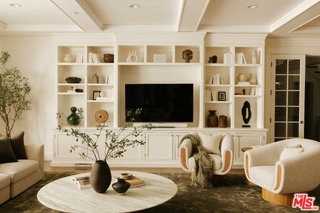 2435 Mandeville Canyon Rd - Photo 7 of 8