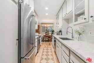 901 10th St #204 - Photo 3 of 8
