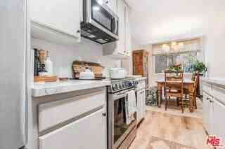901 10th St #204 - Photo 5 of 8