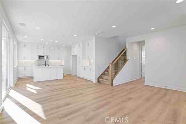 732 Jasper St - Photo 4 of 8