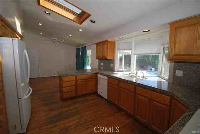 3292 Kenilworth Dr - Photo 5 of 8