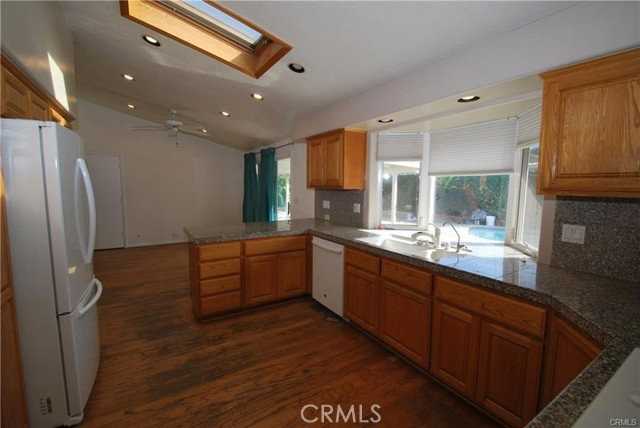 3292 Kenilworth Dr - Photo 6 of 8