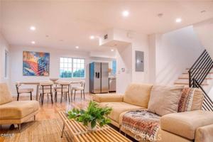 featured image of 2333 1/2 Langdale Ave