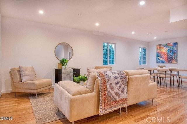 2333 1/2 Langdale Ave - Photo 2 of 8