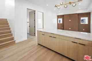 11010 Hortense St - Photo 7 of 8