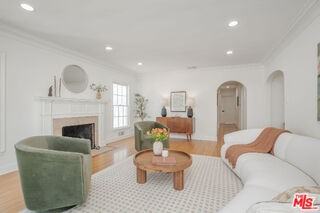 4712 Burnet Ave - Photo 4 of 8
