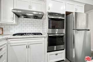 110 S Elwood Ave - Photo 7 of 8