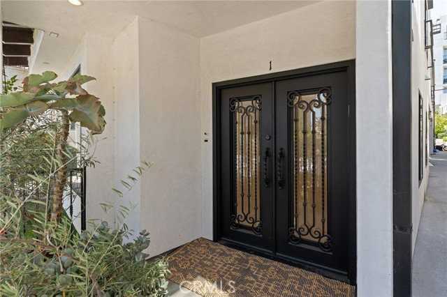 913 Hilldale Ave - Photo 3 of 8