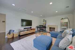 2241 S Beverly Dr - Photo 7 of 8