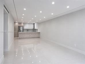 Collins Ave - Photo 5 of 8