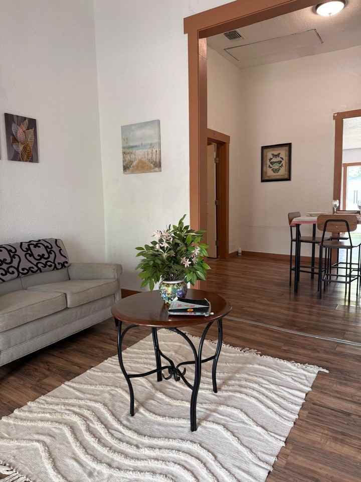 Bristol Ave - Photo 6 of 11