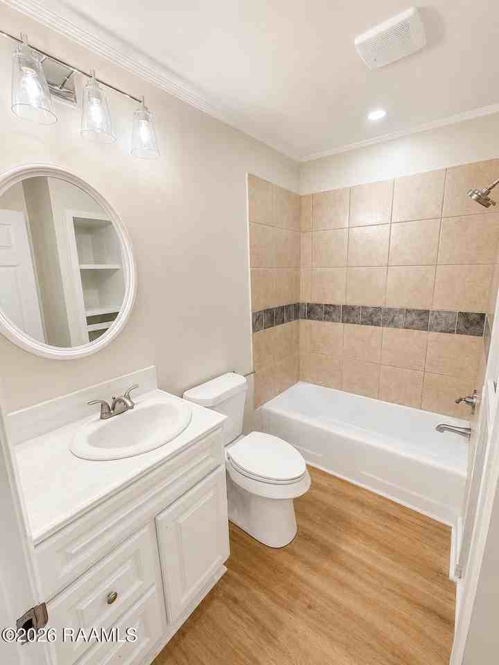303 Thelma Dr - Photo 7 of 13