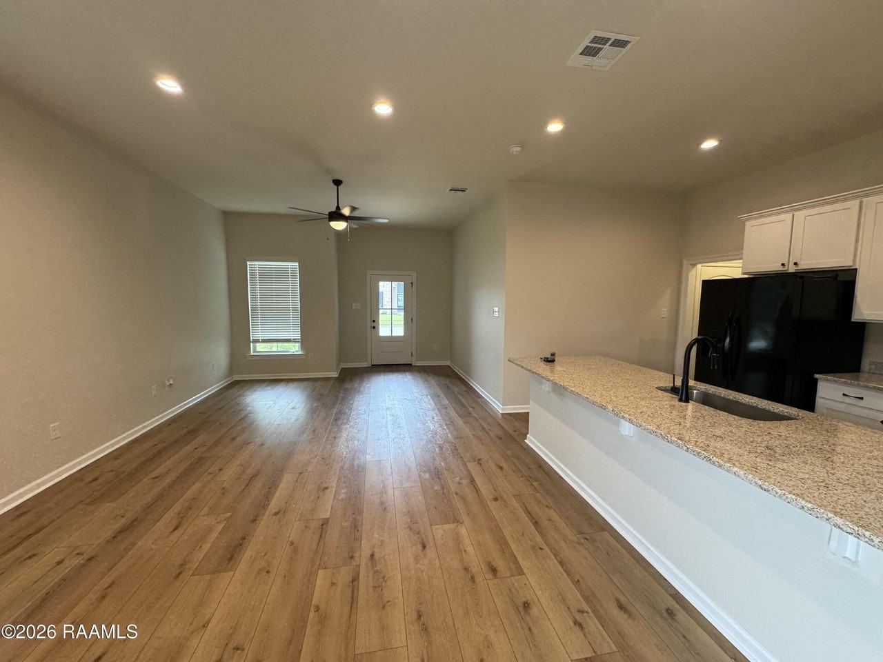 325 Mulholland Ln - Photo 3 of 26