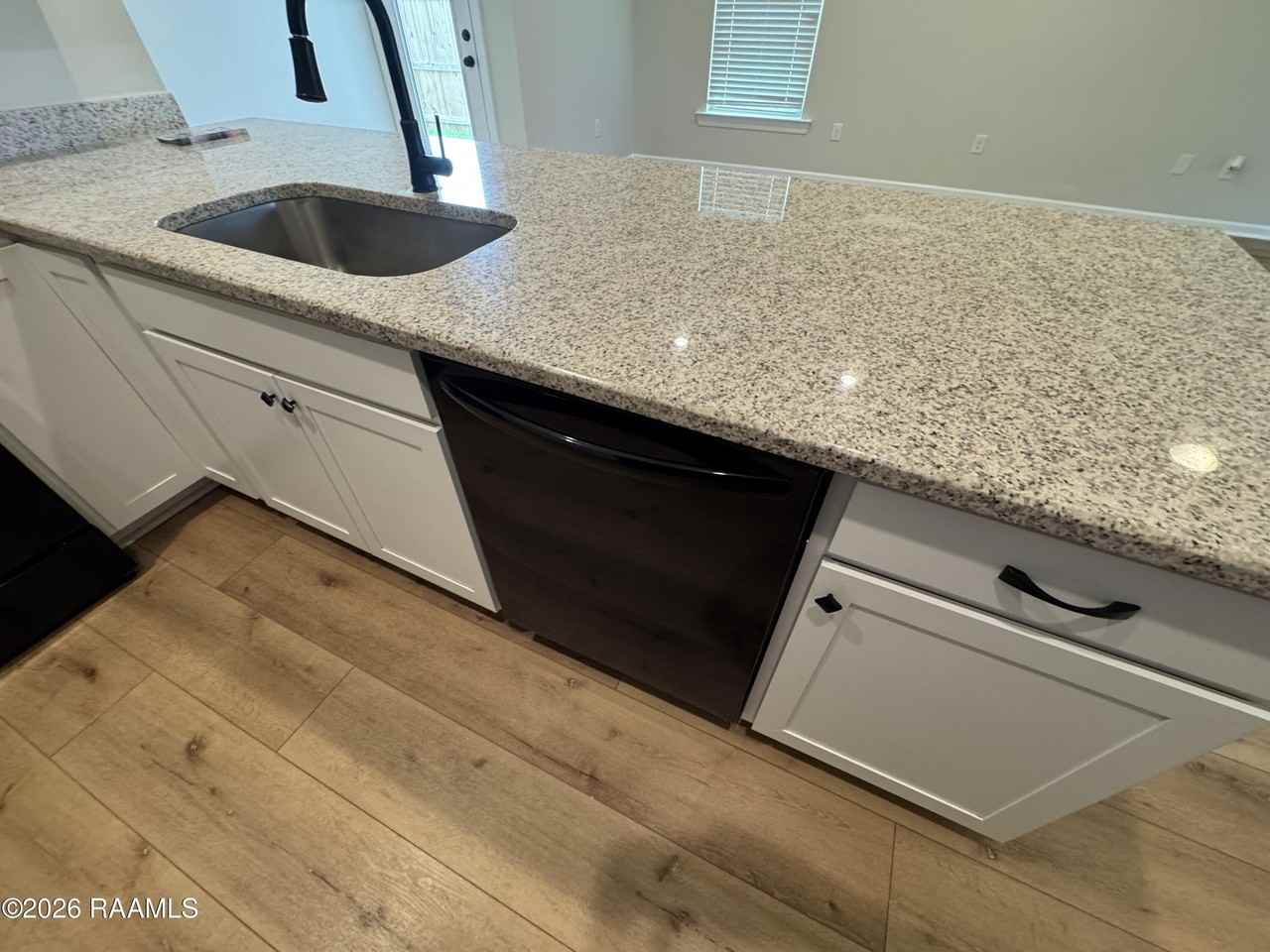 325 Mulholland Ln - Photo 5 of 26