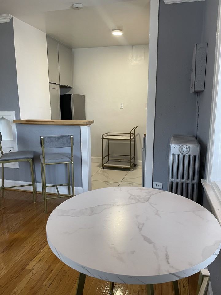 1760 North Pearl Street #9 - Photo 5 of 25