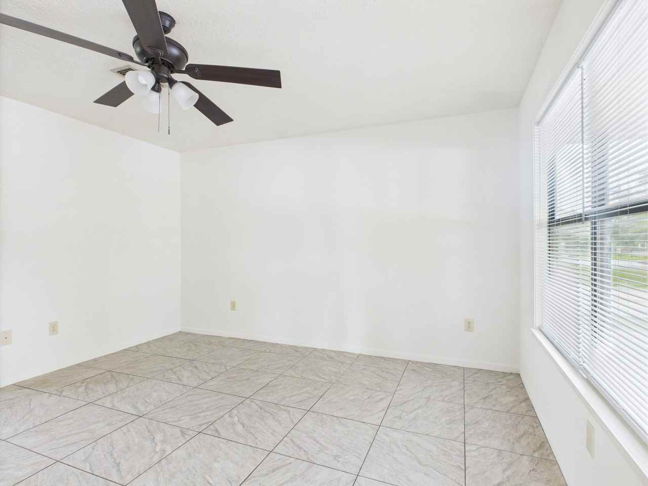 611 Fairview Ave #1 - Photo 4 of 18