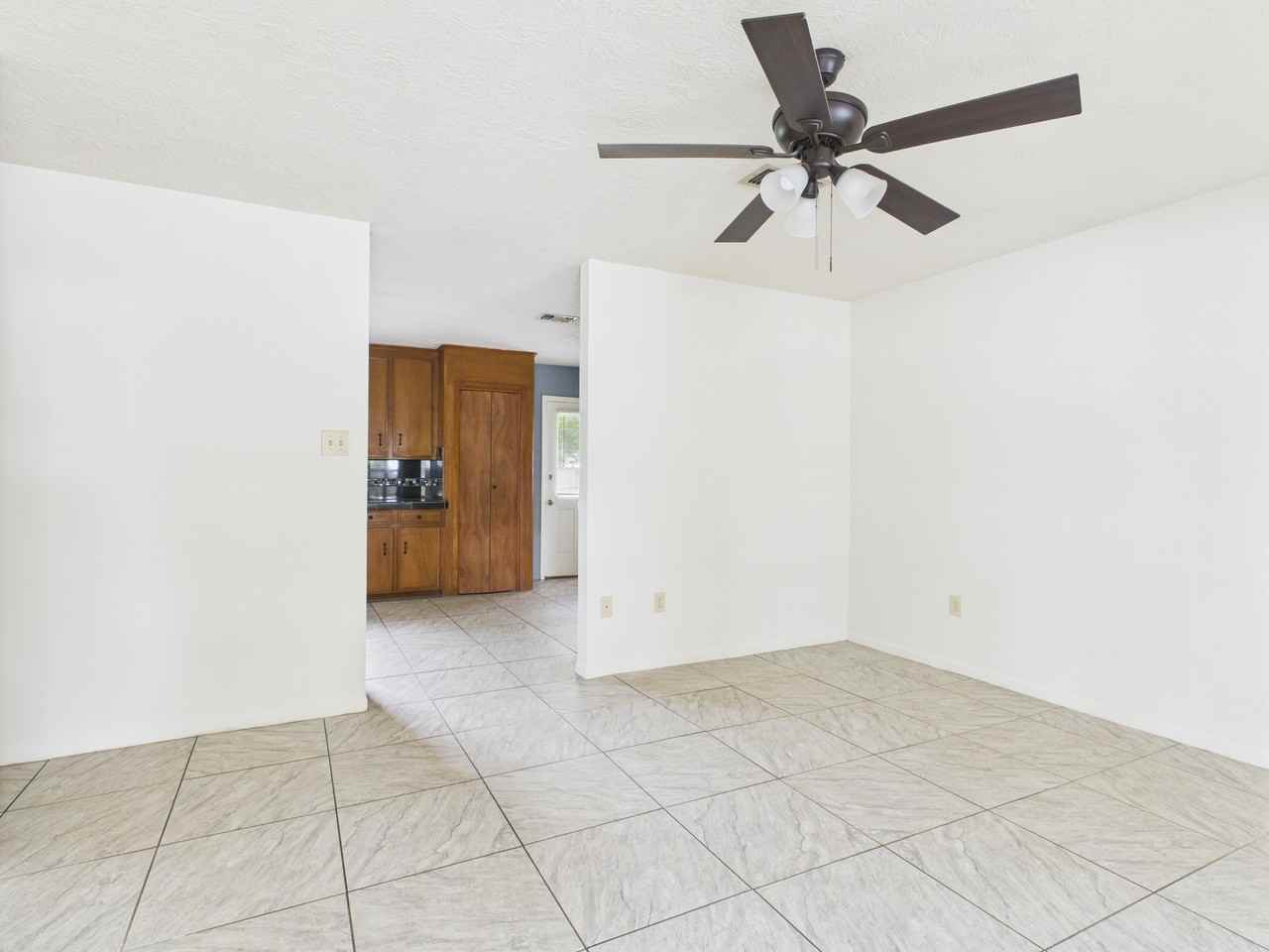 611 Fairview Ave #1 - Photo 5 of 18