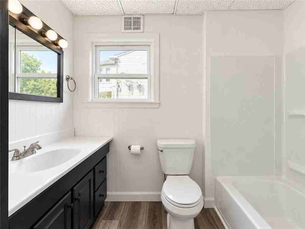 39 Roland St ##1 - Photo 6 of 14