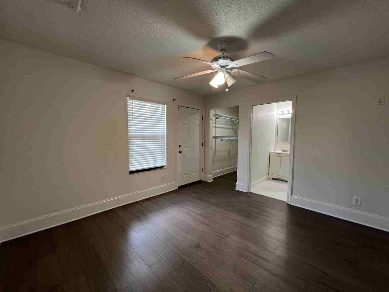 720 3rd St Sw - Photo 6 of 10