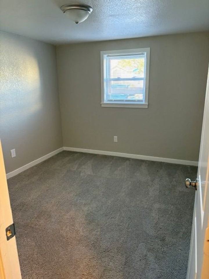 Dwell In The Vibe - Photo 3 of 15
