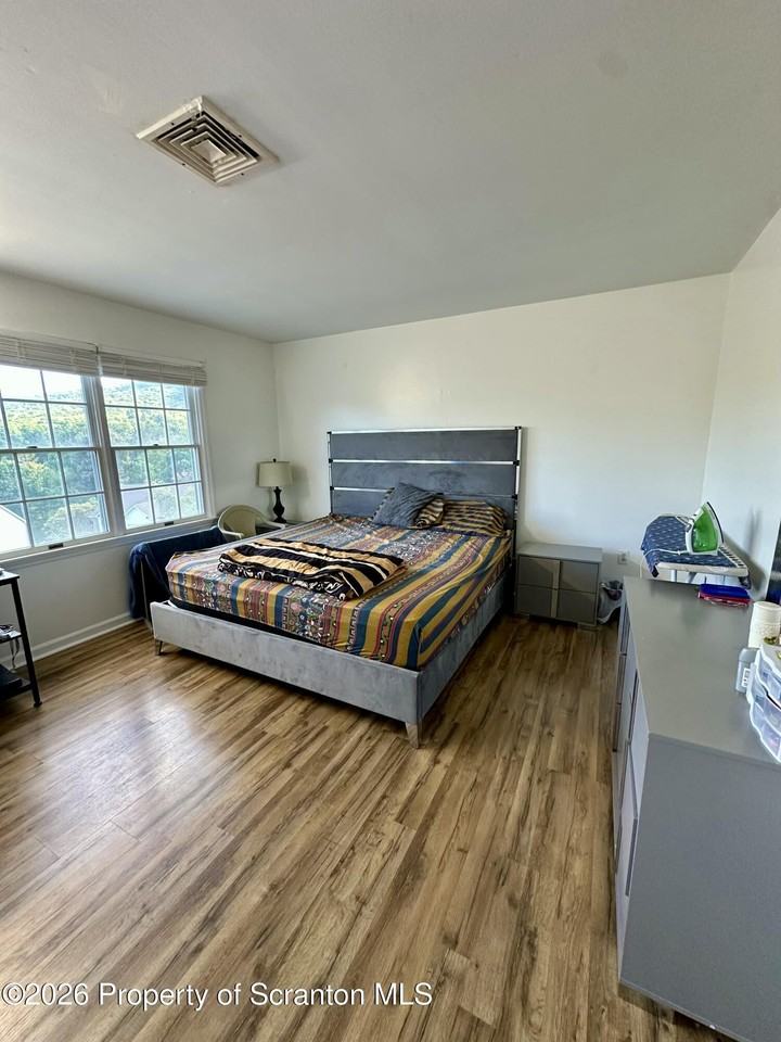 8 Briarwood Way - Photo 4 of 10