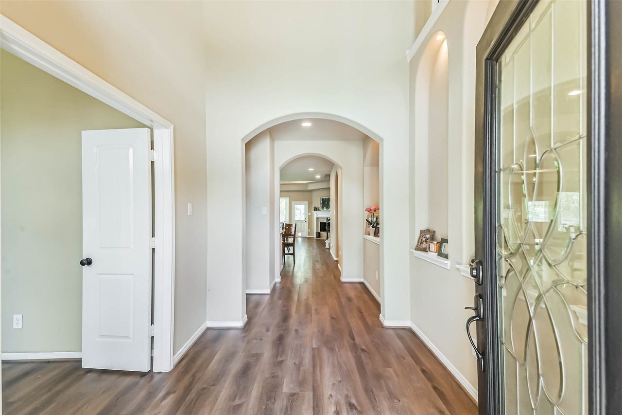 111 Quail Meadow Dr - Photo 2 of 30