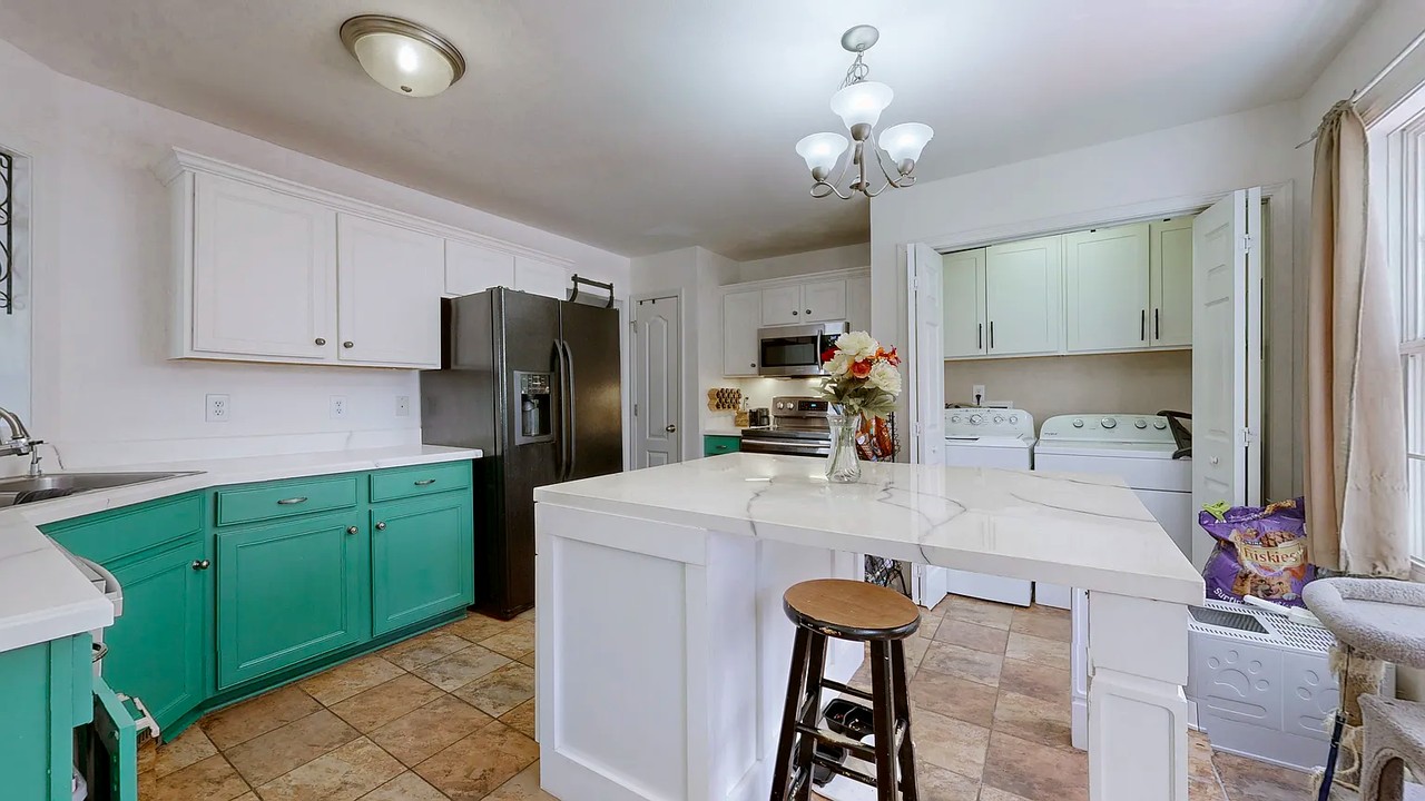 669 Wolfchase Ct #1 - Photo 3 of 12