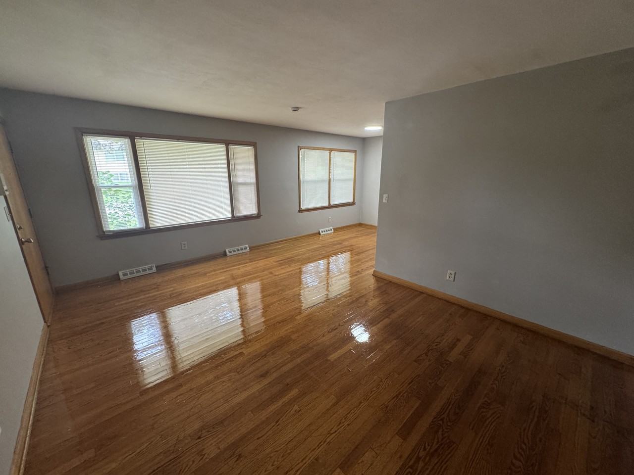 2432 Holmes St #2 - Photo 3 of 9