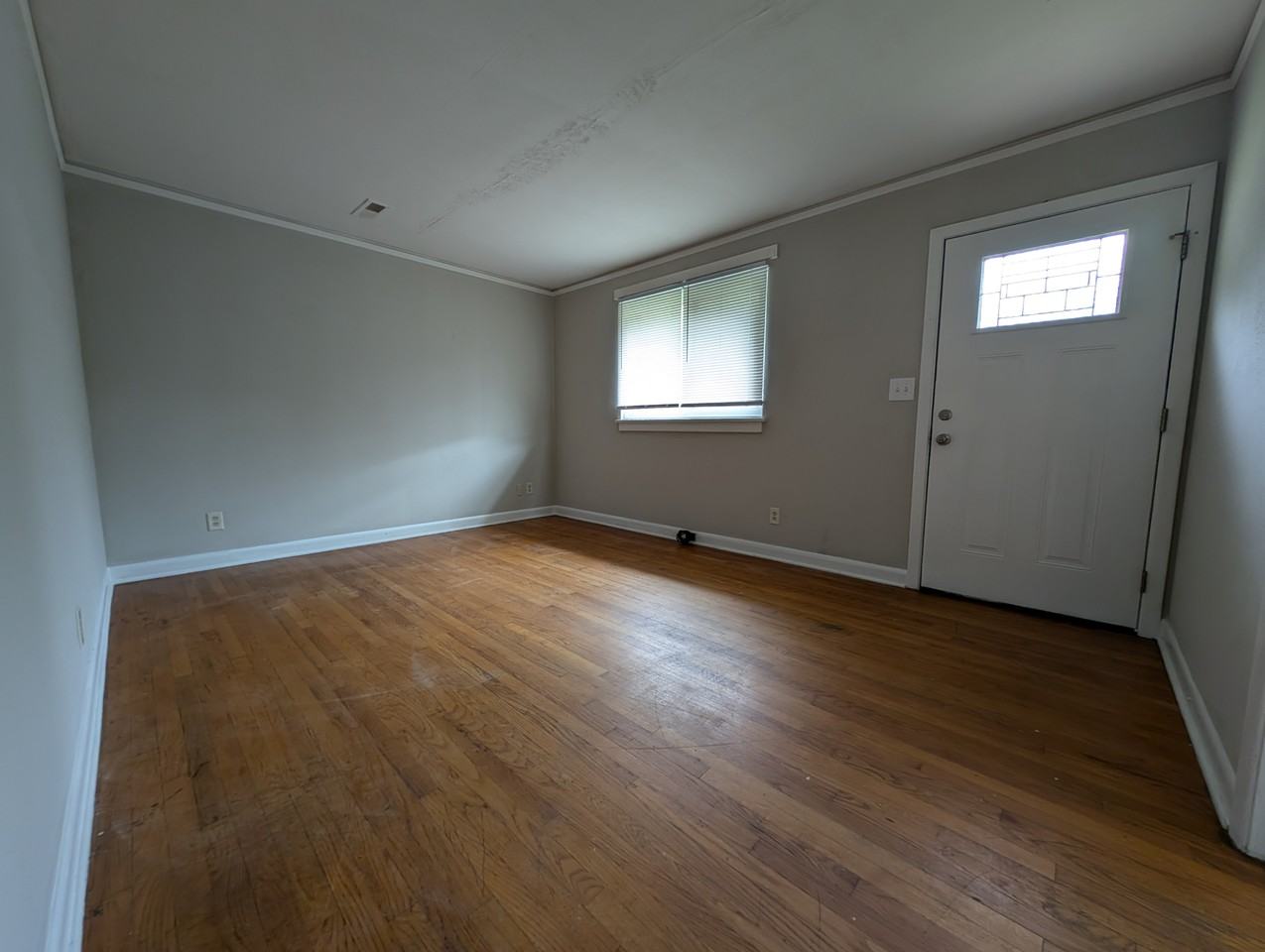 2820 Kulman Pl - Photo 3 of 7