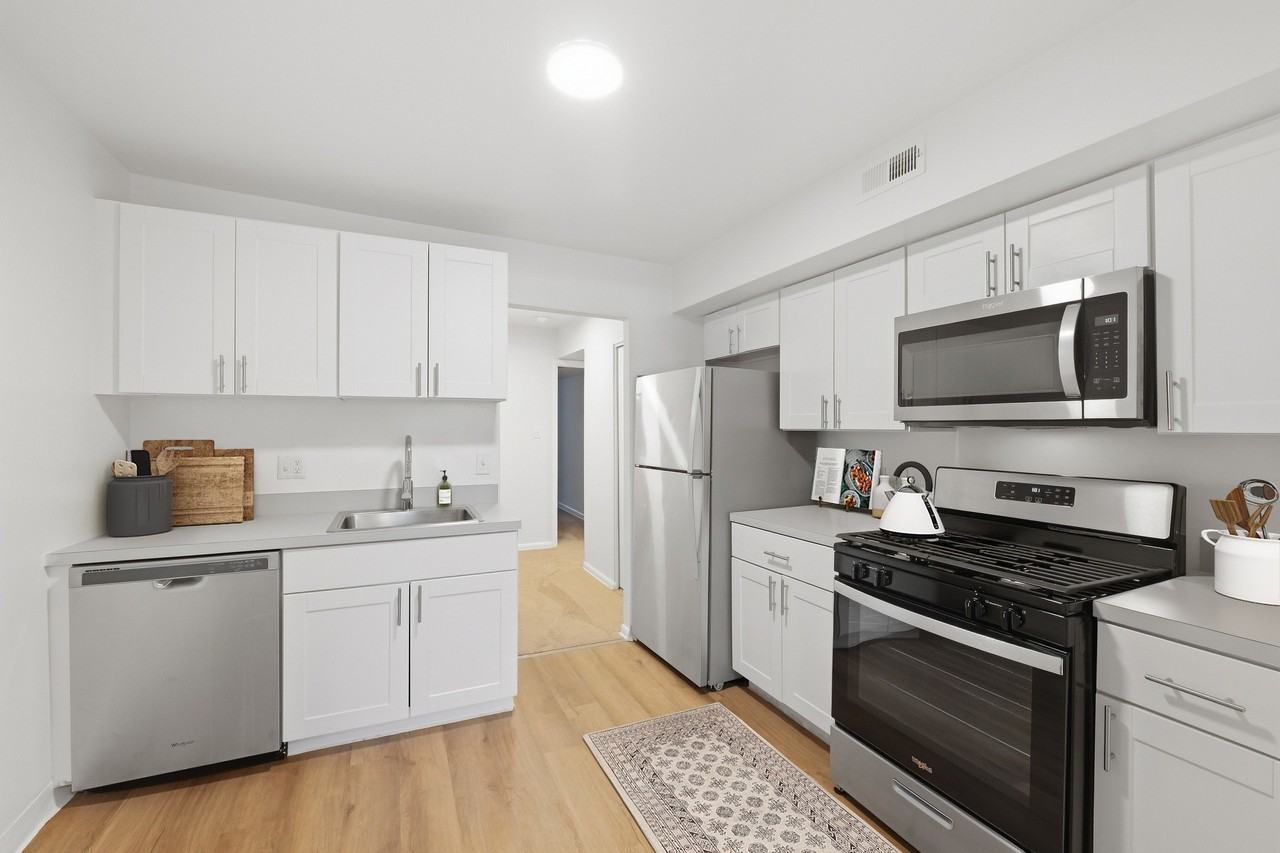 Fairway Apartments - Photo 3 of 16