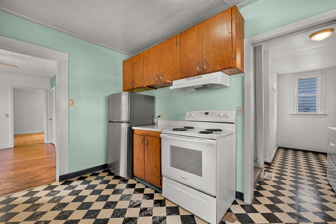 1323 Ellis St - Photo 3 of 32