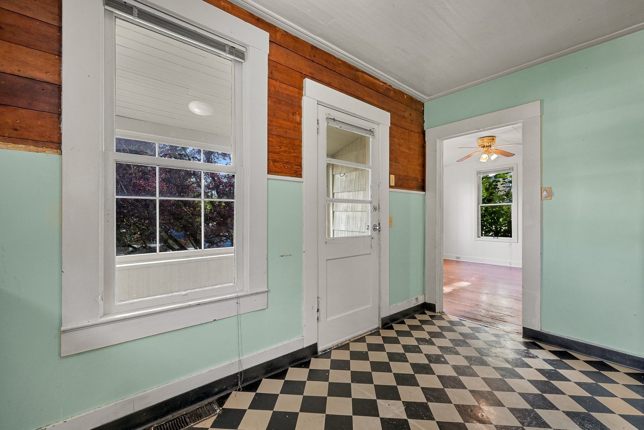 1323 Ellis St - Photo 4 of 32