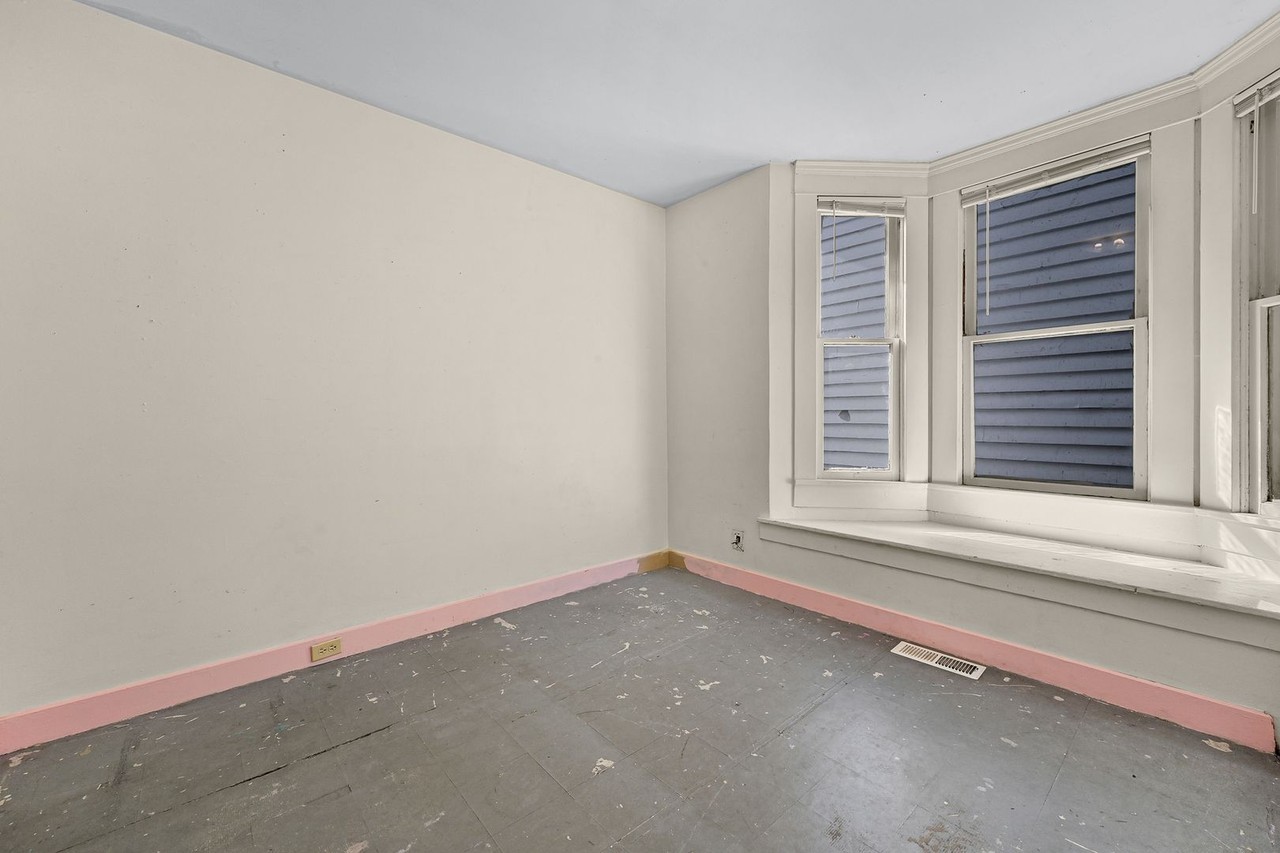 1323 Ellis St - Photo 7 of 32