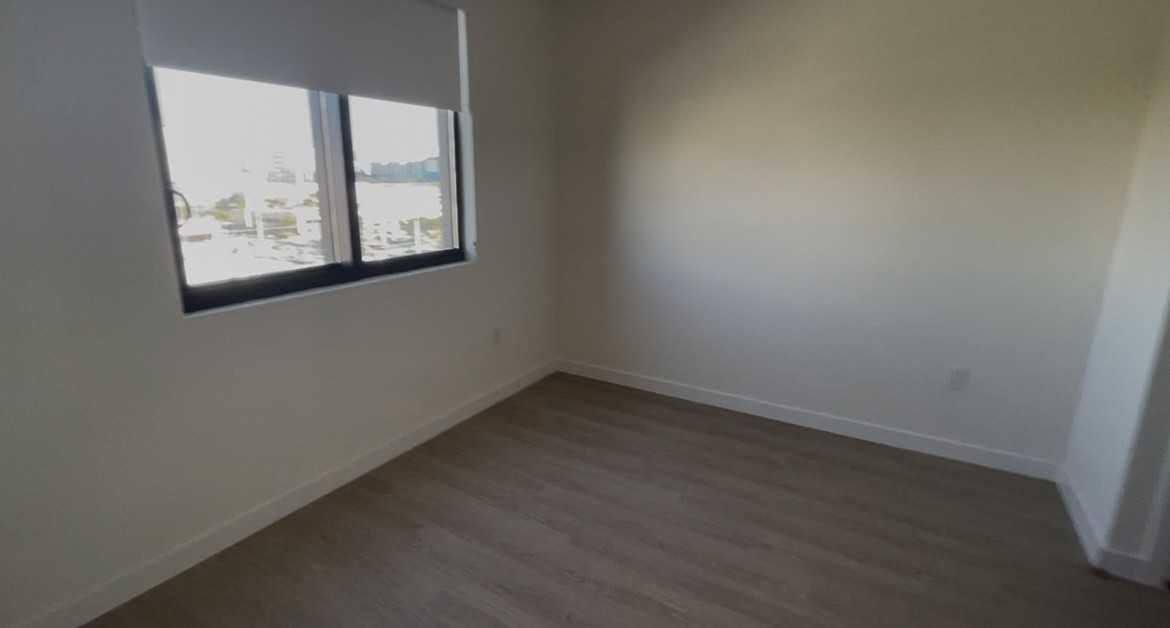 2535 Ne 207th St #608 - Photo 3 of 10
