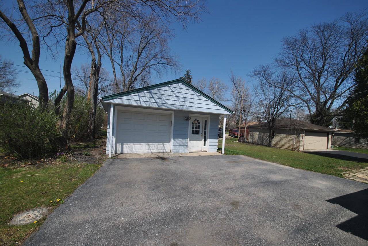 3604 Falcon Ct S - Photo 2 of 14