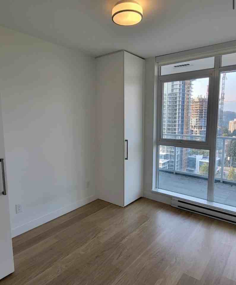 525 Foster Avenue - Photo 5 of 17