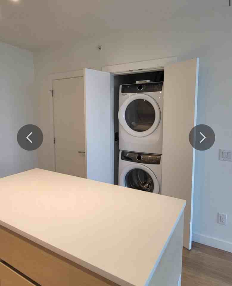 525 Foster Avenue - Photo 6 of 17