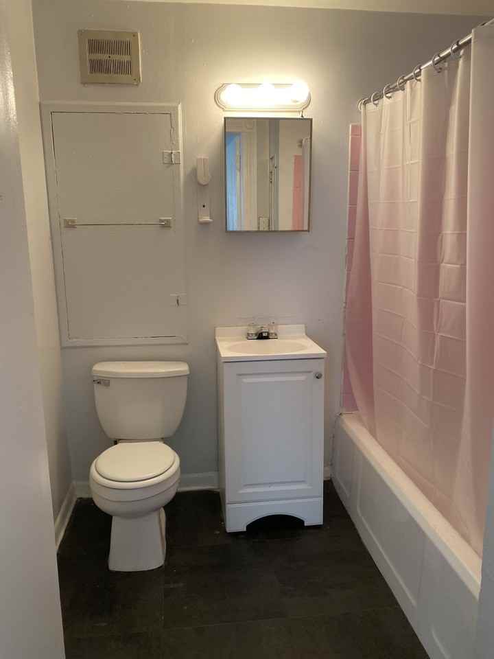 101 Thorndale Ter #2 - Photo 3 of 8