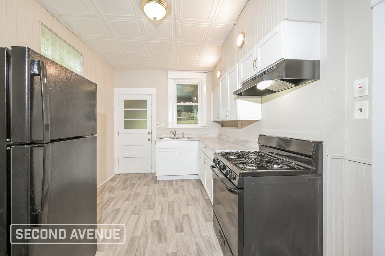 1406 Orangewood Ave - Photo 5 of 17