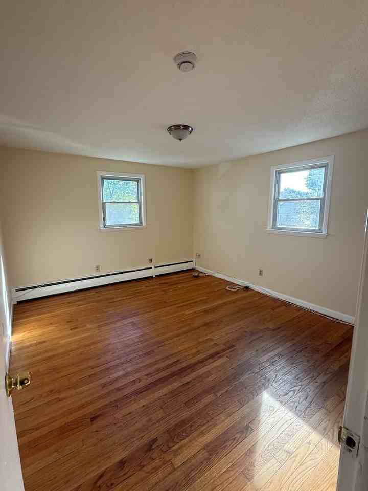161 W Spring St Apt B3 - Photo 5 of 8