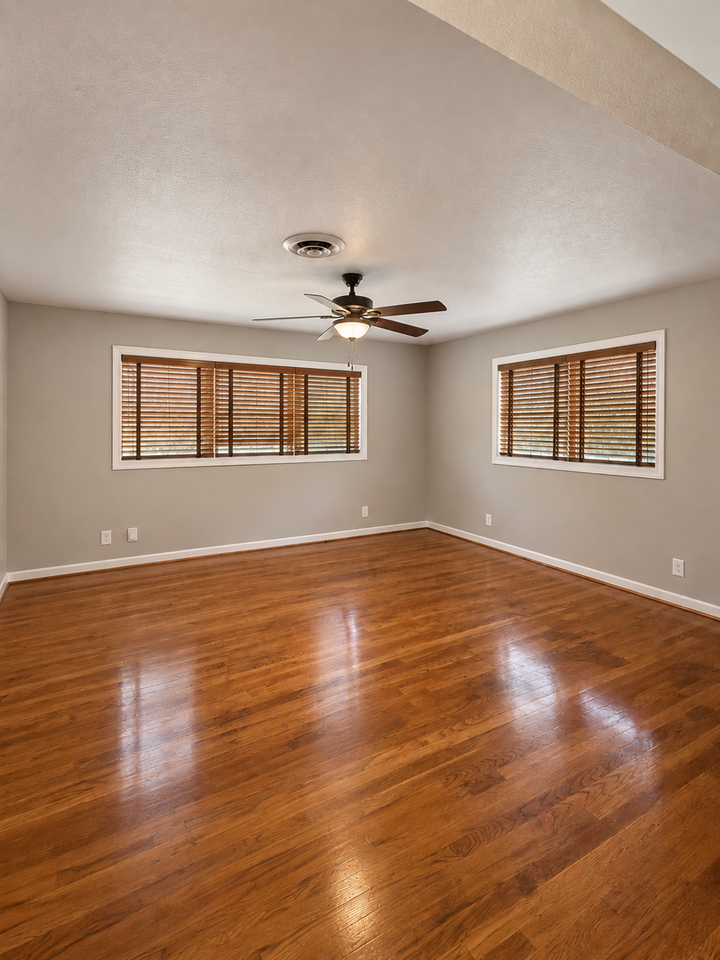 2505 Douglas Dr - Photo 7 of 16