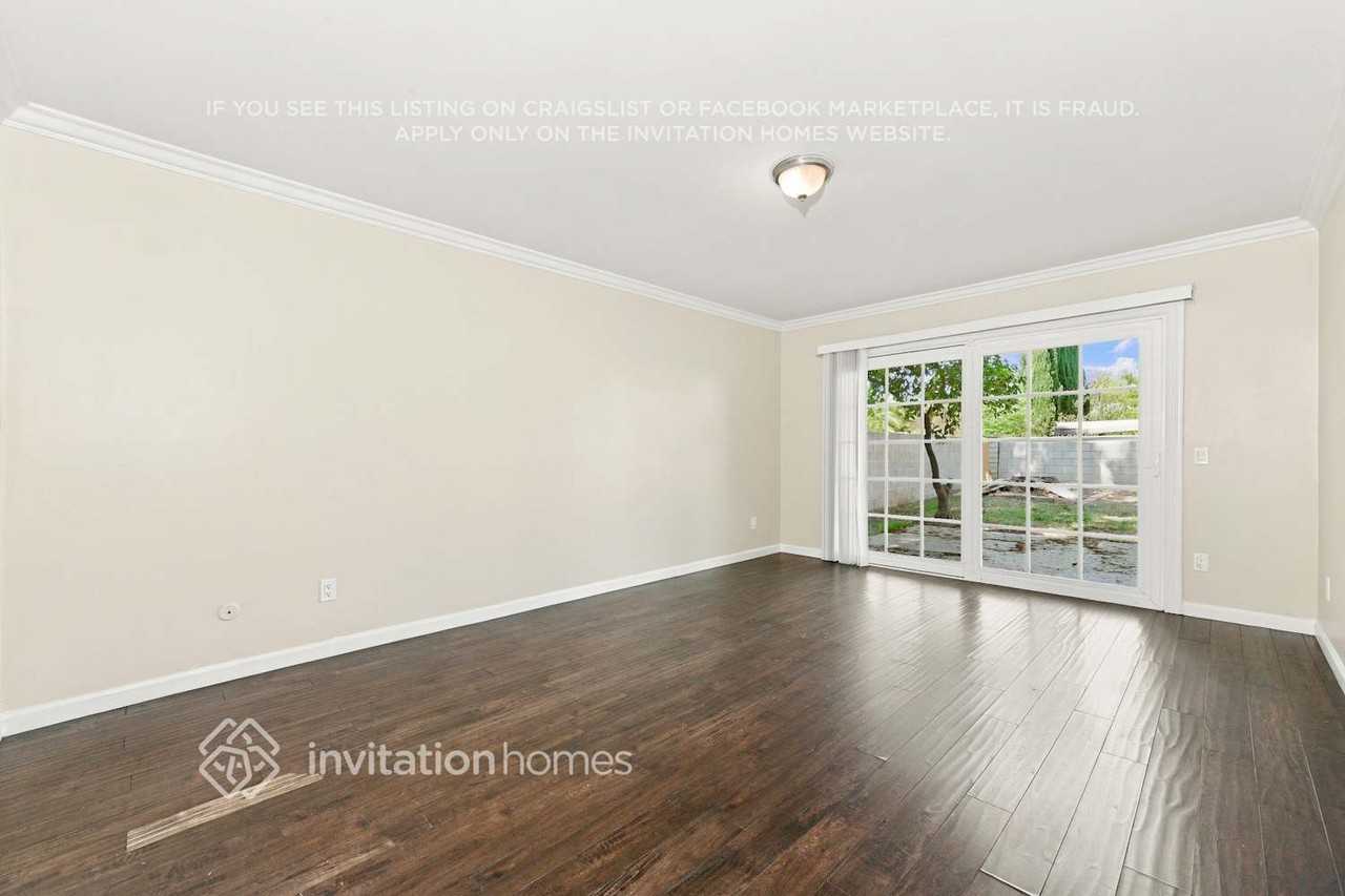 18931 Ingomar St - Photo 4 of 18